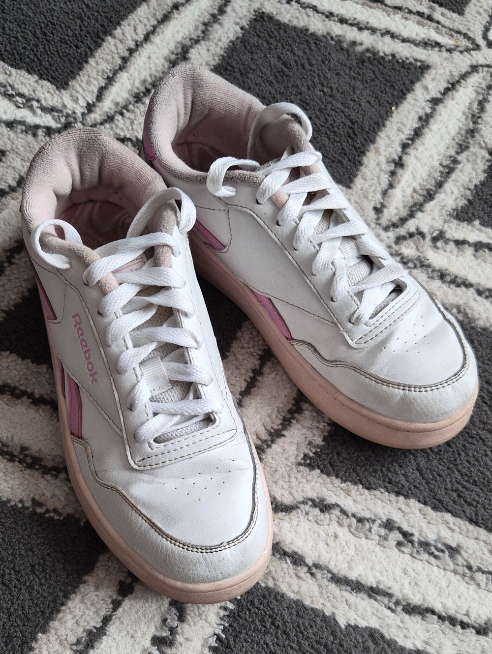 Girls Reebok White Leather Sneakers Size  3K